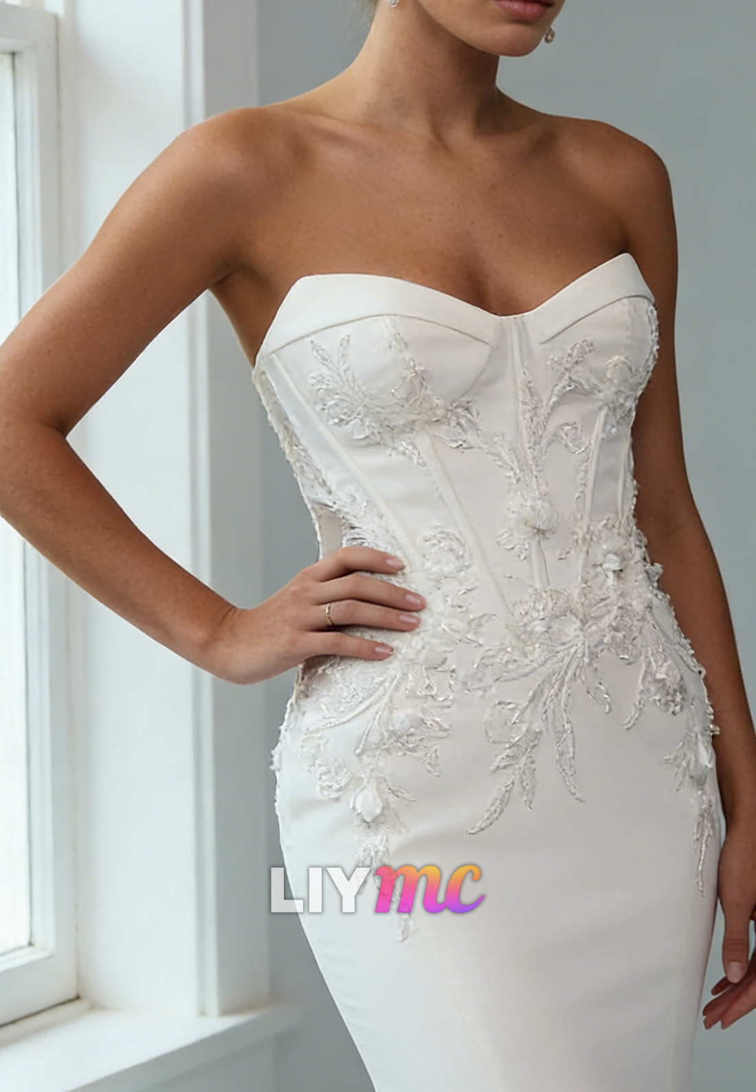 Sweetheart Sleeveless Appliques Mermaid Wedding Dress