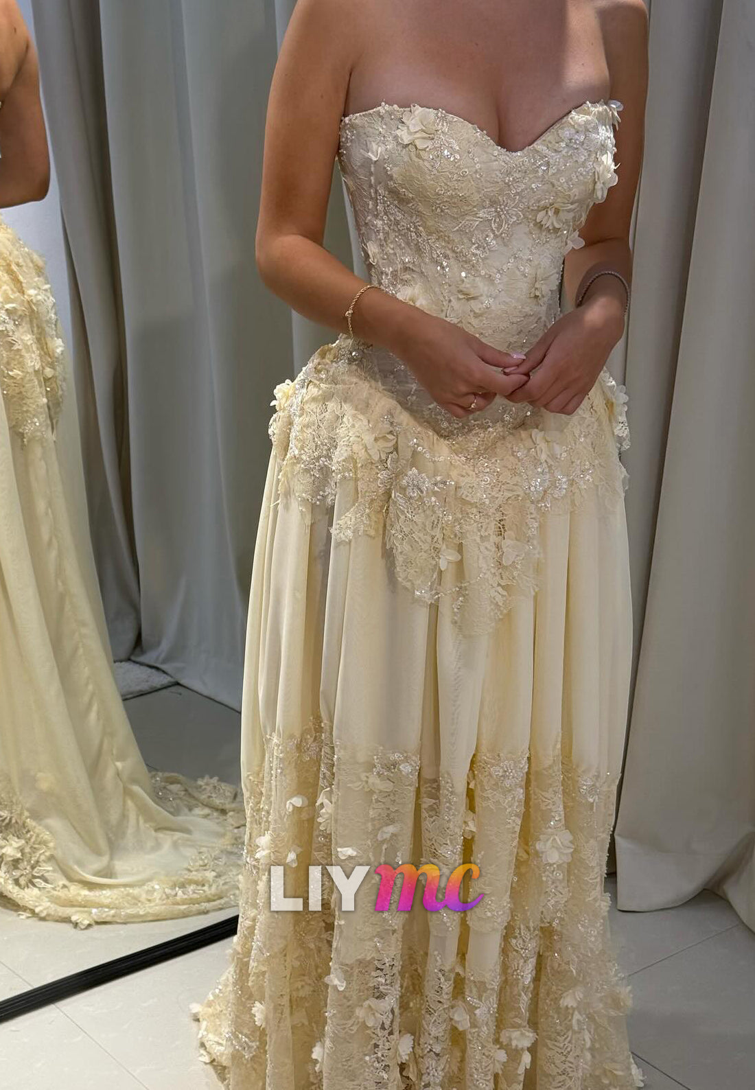 Sweetheart Sleeveless Appliques Pleated A-Line Prom Dress