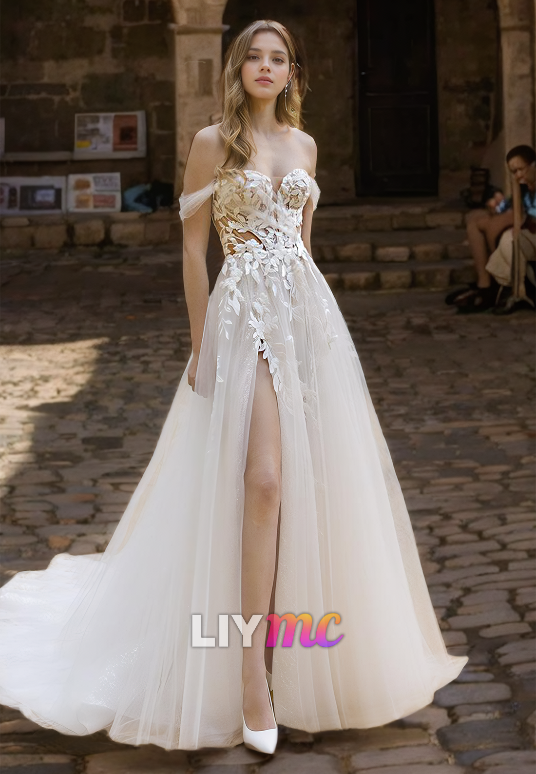 Sweetheart Sleeveless Appliques Tulle A-Line Wedding Dress