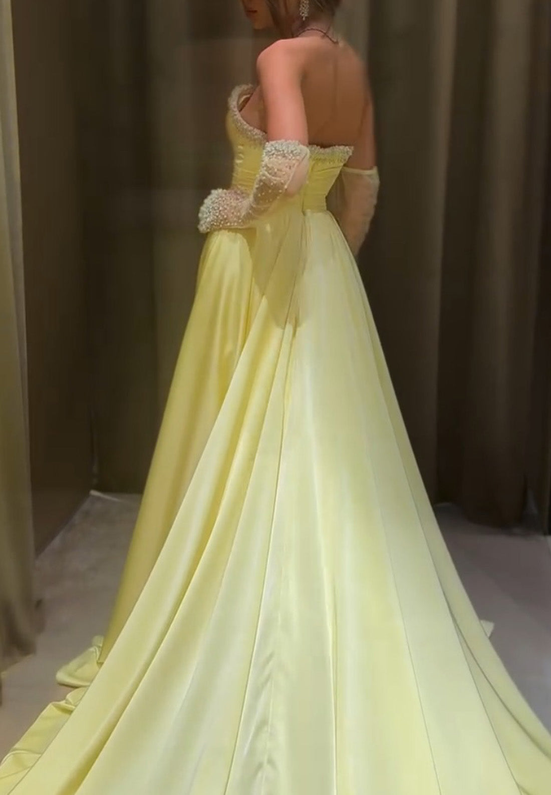 Sweetheart Sleeveless Beaded Pleated Sheath Evening Dress