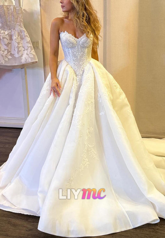 Sweetheart Sleeveless Lace Appliques A-Line Wedding Dress