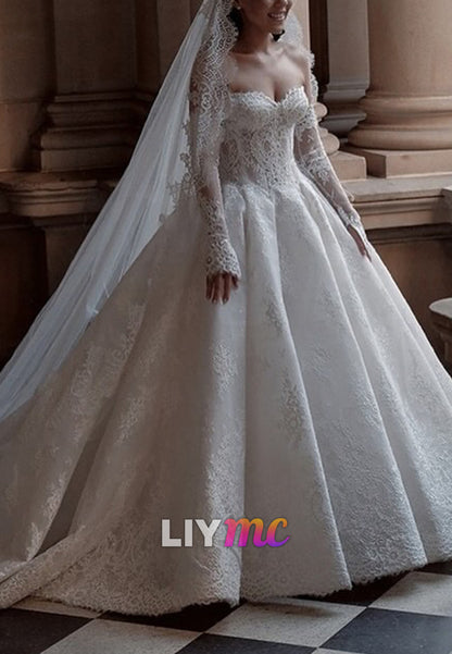 Sweetheart Sleeveless Lace Appliques A-Line Wedding Dress