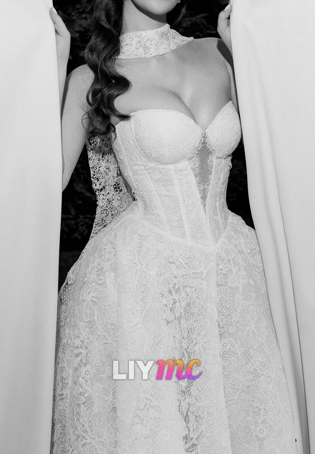 Sweetheart Sleeveless Lace Appliques A-Line Wedding Dress