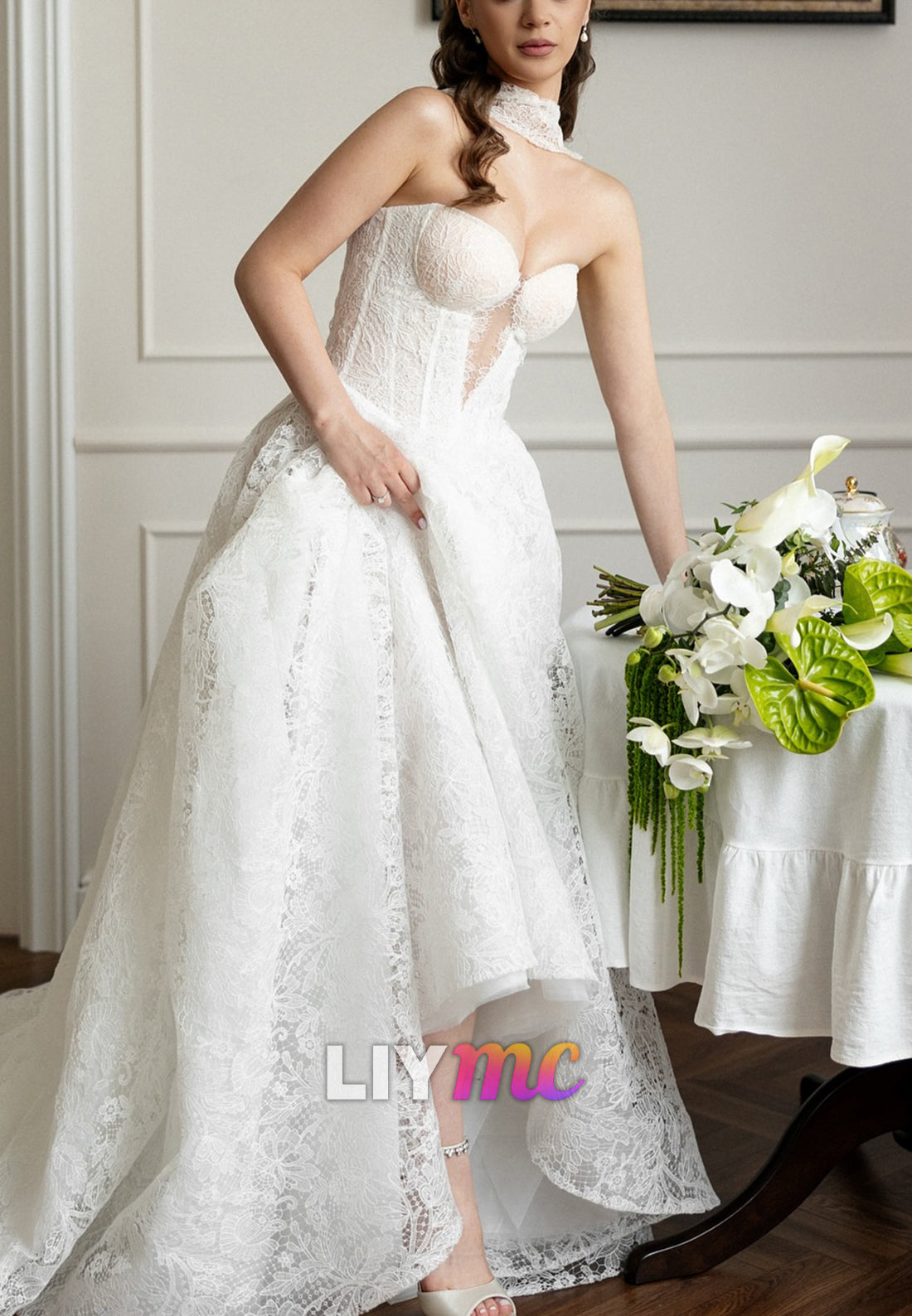 Sweetheart Sleeveless Lace Appliques A-Line Wedding Dress