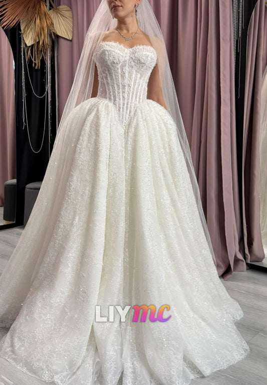 Sweetheart Sleeveless Lace Appliques Pleated A-Line Wedding Dress