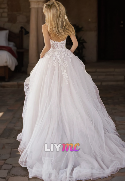 Sweetheart Sleeveless Lace Appliques Tulle Ball Gown Wedding Dress