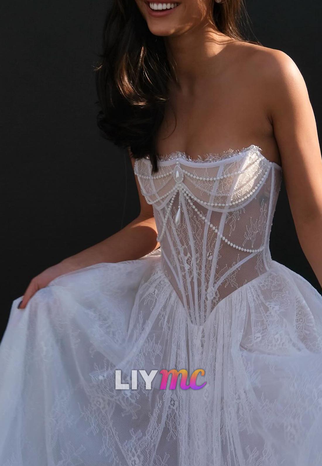 Sweetheart Sleeveless Tulle Beaded Lace Appliques A-Line Wedding Dress