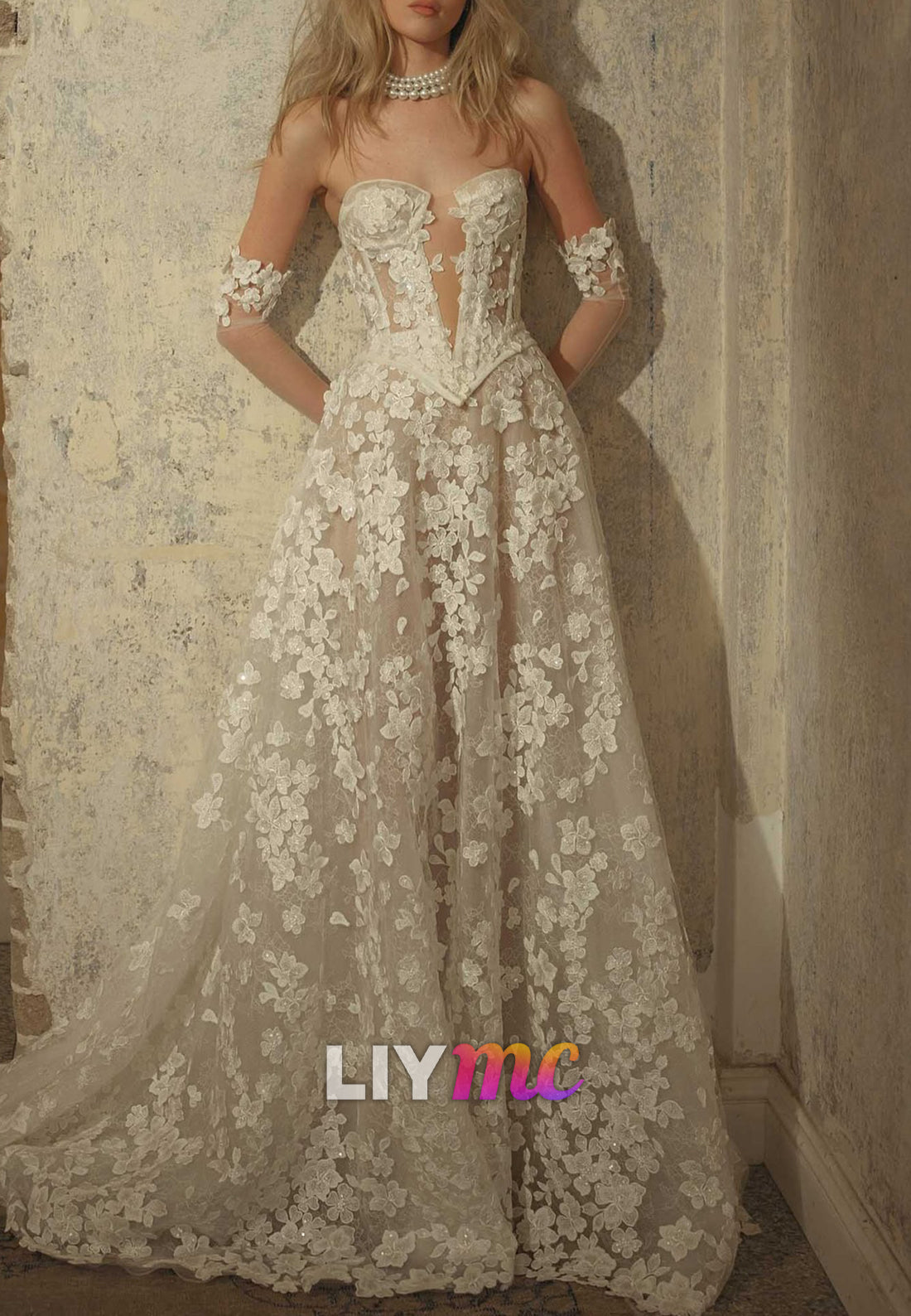 Sweetheart Strapless Appliques A-Line Wedding Dress