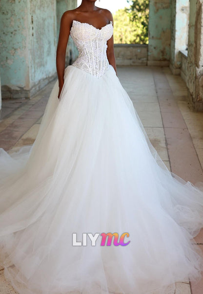Sweetheart Strapless Appliques Ball Gown Wedding Dress