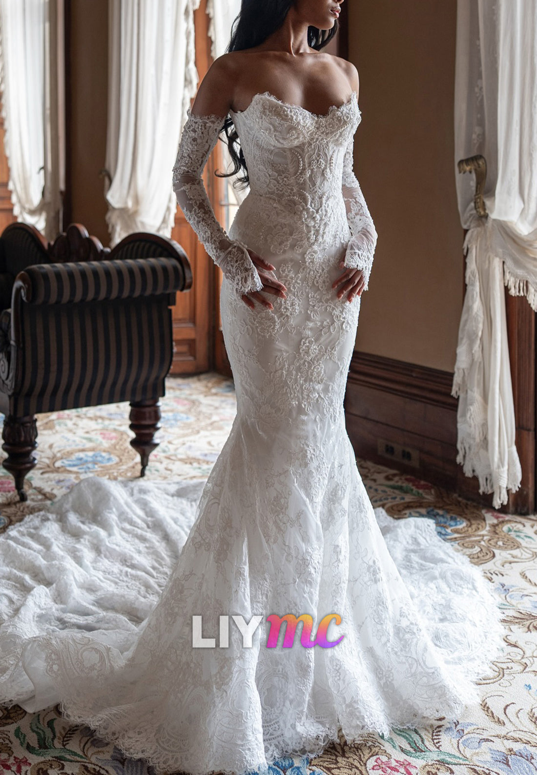 Sweetheart Strapless Appliques Beaded Lace Mermaid Wedding Dress