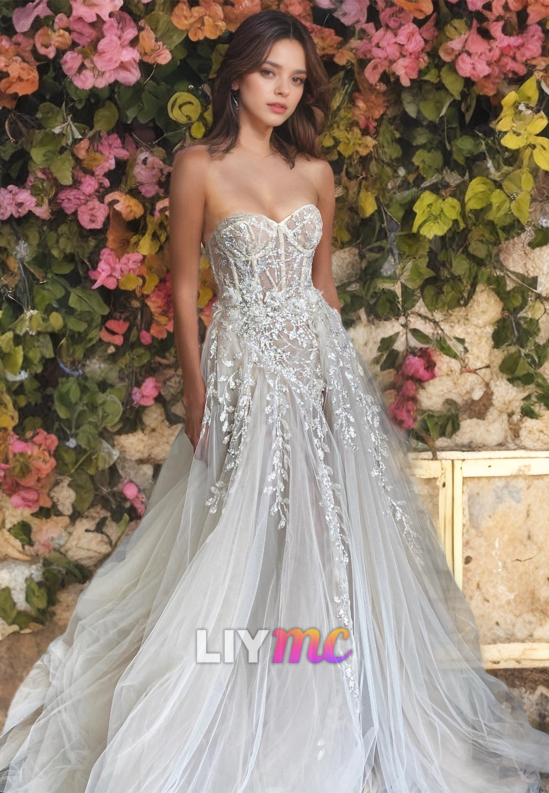 Sweetheart Strapless Appliques Tulle A-Line Beach Wedding Dress