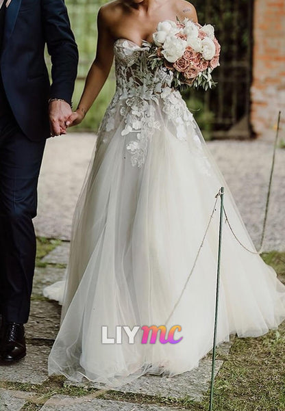 Sweetheart Strapless Appliques Tulle A-Line Wedding Dress