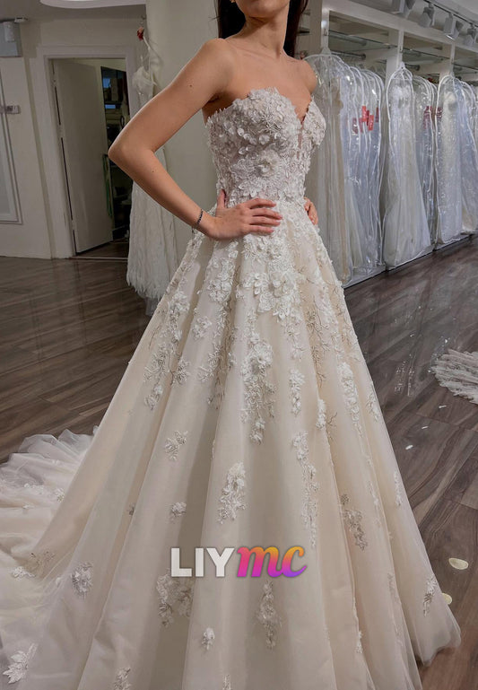 Sweetheart Strapless Floral Embellished Tulle Bridal Gown