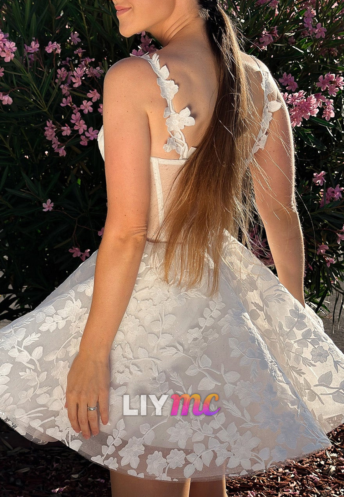Sweetheart Straps Appliques A-Line Short Wedding Dress