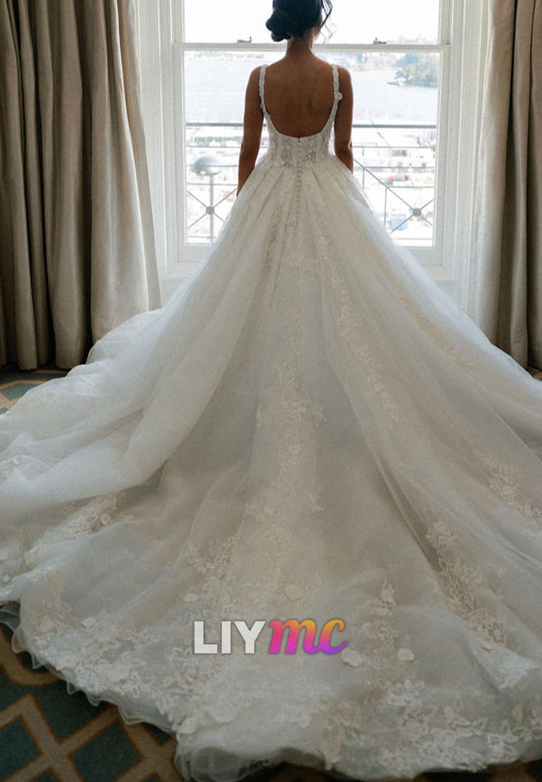 Sweetheart Straps Appliques A-Line Wedding Dress
