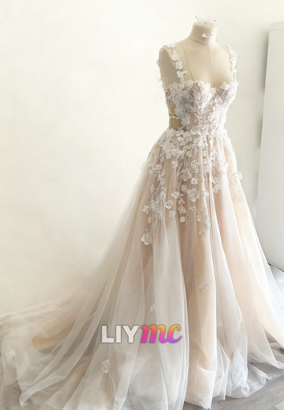 Sweetheart Straps Floral Appliques A-Line Wedding Dress