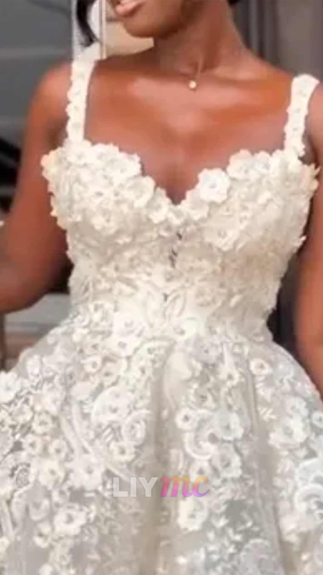 Sweetheart Straps Lace Appliques Keen-Length A-Line Wedding Dress