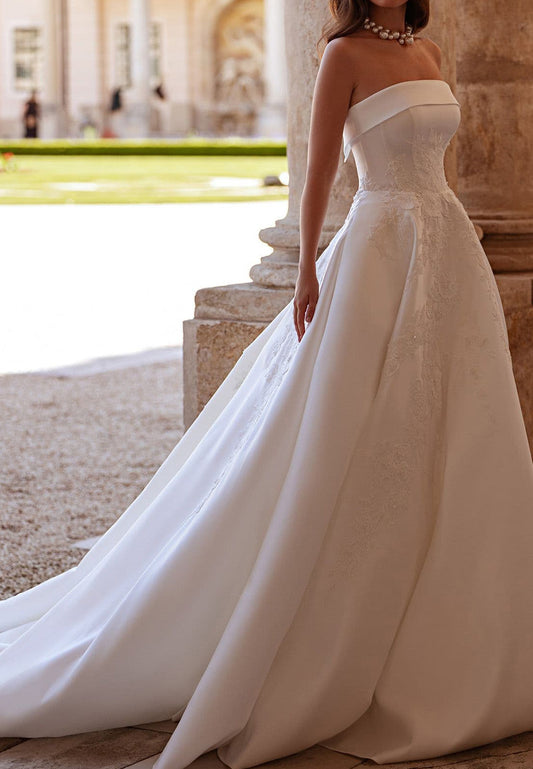 Straight Across Sleeveless Satin Appliques A-Line Wedding Dress