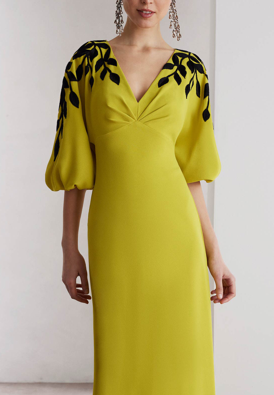 V-Neck Appliques Short Sleeves Sheath Mother of Bride Dress