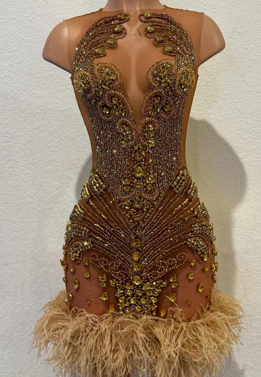 V-Neck Beaded Feathered Sparkly Sheer Short Prom Dress for Black Girls