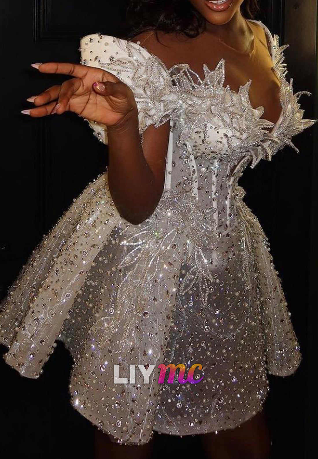 V-Neck Cap Sleeves Beaded Appliques Sparkly A-Line Short Wedding Dress