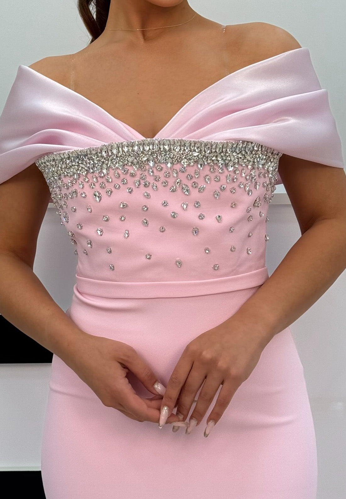 V-Neck Cap Sleeves Beaded Sleek Sheath Evening Dress