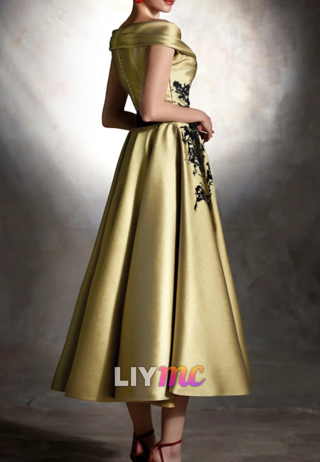 V-Neck Floral Appliques Satin Pleated Cocktail Mother of Bride Dress