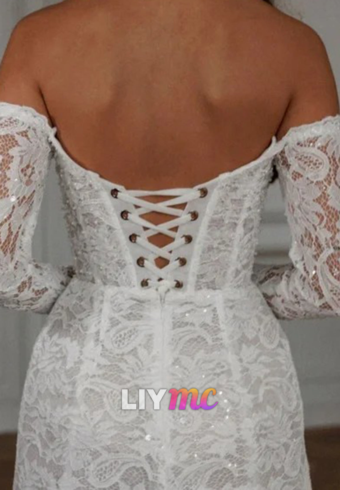 V-Neck Long Sleeves Appliques Sheath Wedding Dress