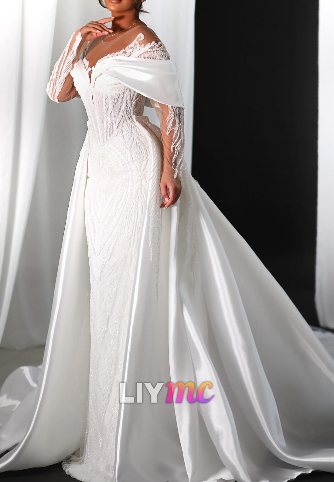 V-Neck Long Sleeves Appliques Sparkly Mermaid Wedding Dress