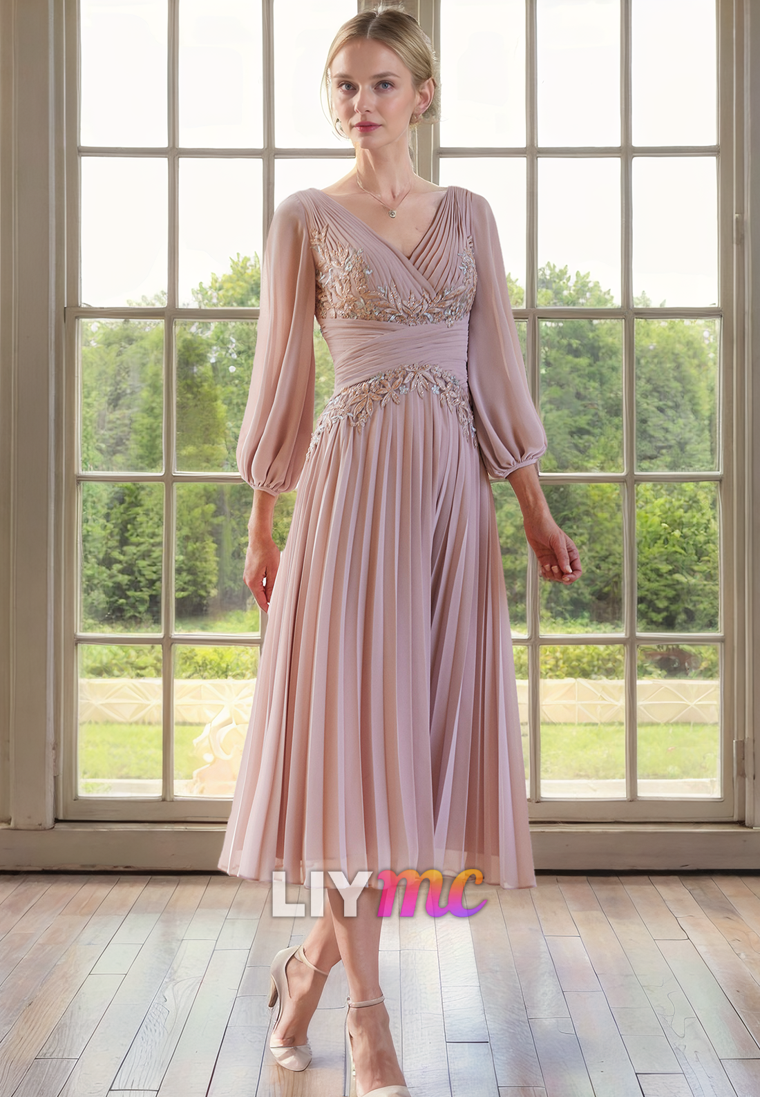 V-Neck Long Sleeves Beaded Appliques Chiffon A-Line Mother of Bride Dress Cocktail Dress