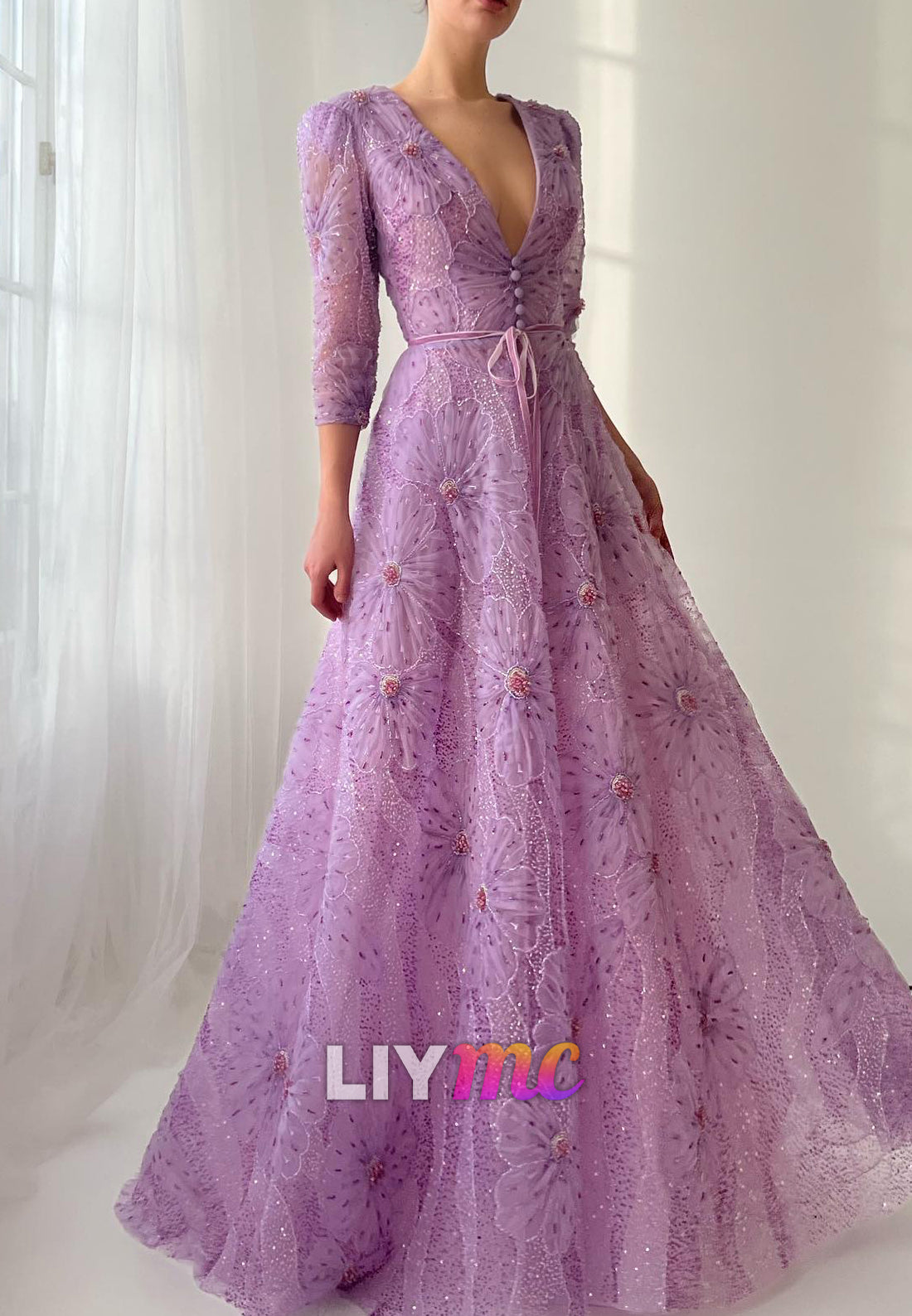 V-Neck Long Sleeves Floral Appliques A-Line Prom Dress
