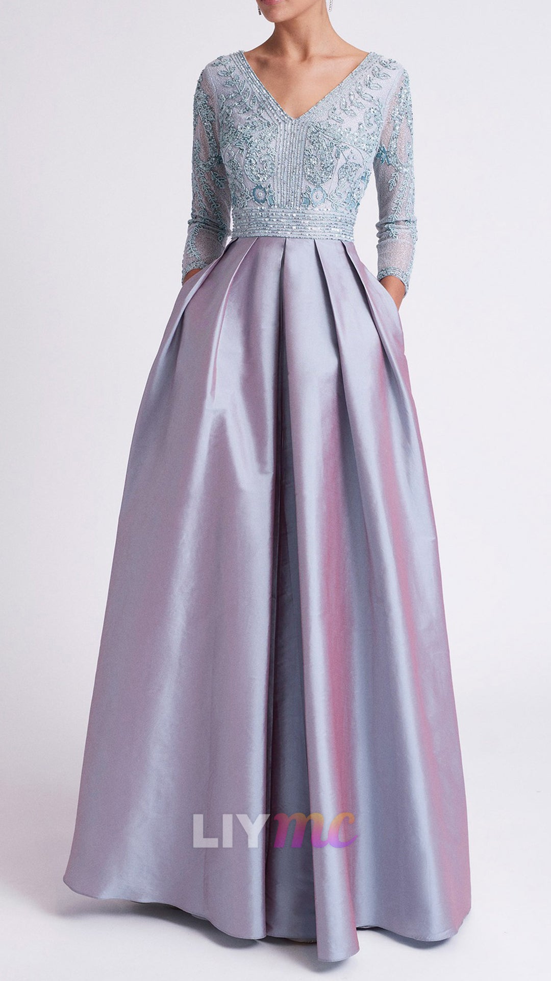 V-Neck Long Sleeves Lace Appliques A-Line Mother of Bride Dress