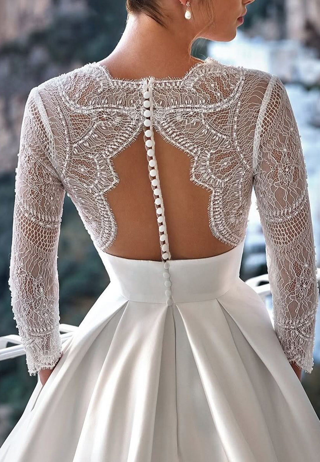 V-Neck Long Sleeves Lace Appliques A-Line Wedding Dress