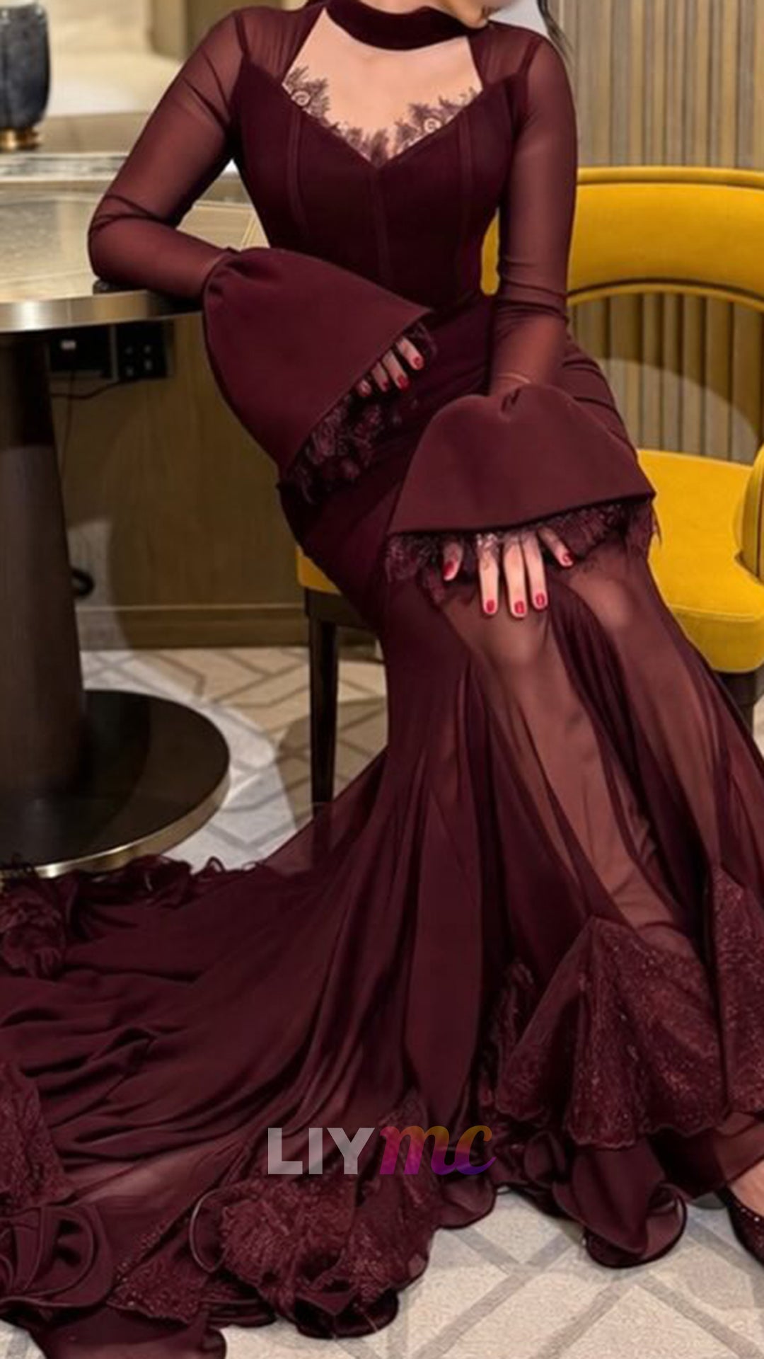 V-Neck Long Sleeves Lace Appliques Mermaid Evening Dress