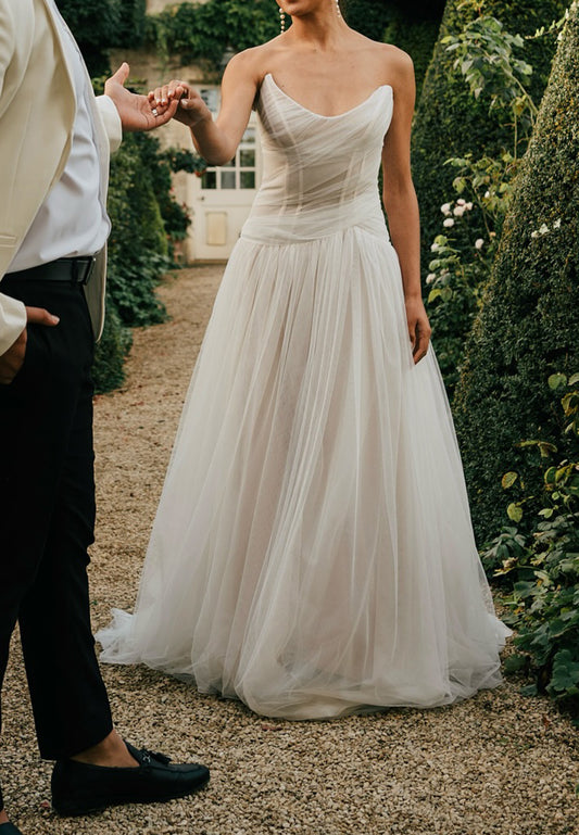 V-Neck Sleeveless Pleated Tulle A-Line Wedding Dress