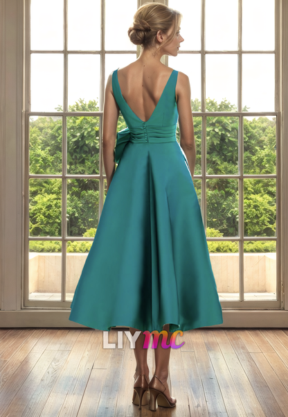 V-Neck Sleeveless Sleek Satin Pleated A-Line Mother of Bride Dress Cocktail Dress