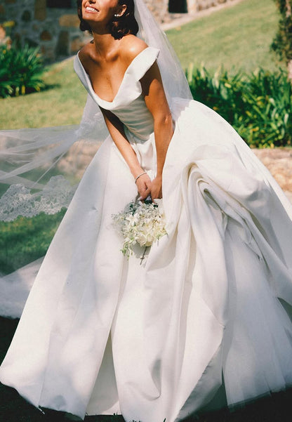 V-Neck Sleeveless Tulle Satin Pleated Ball Gown Wedding Dress