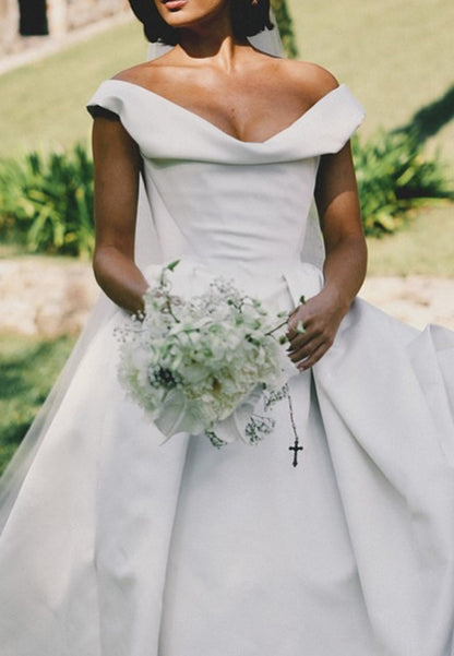 V-Neck Sleeveless Tulle Satin Pleated Ball Gown Wedding Dress
