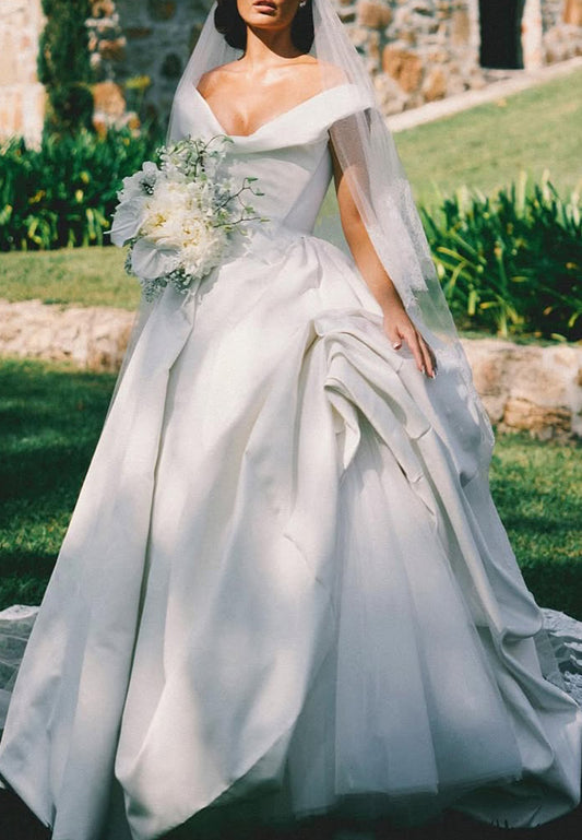 V-Neck Sleeveless Tulle Satin Pleated Ball Gown Wedding Dress