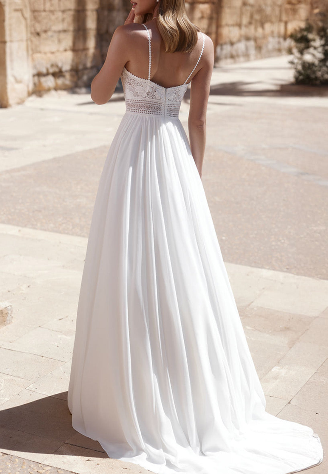 V-Neck Spaghetti Straps Appliques Chiffon A-Line Boho Wedding Dress