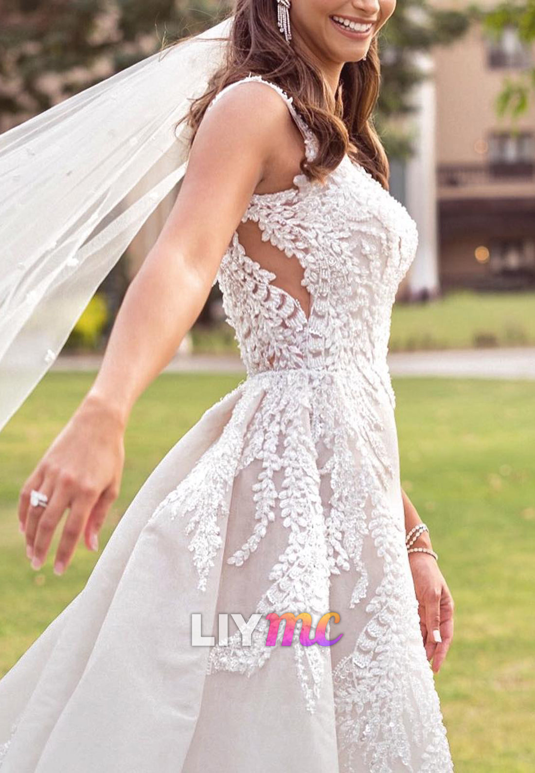 V-Neck Straps Beaded Embroidery Appliques Mermaid Wedding Dress