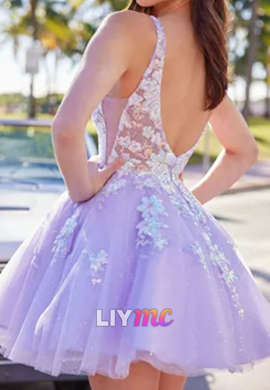V-Neck Tulle Sparkly Appliques A-Line Party Homecoming Dress