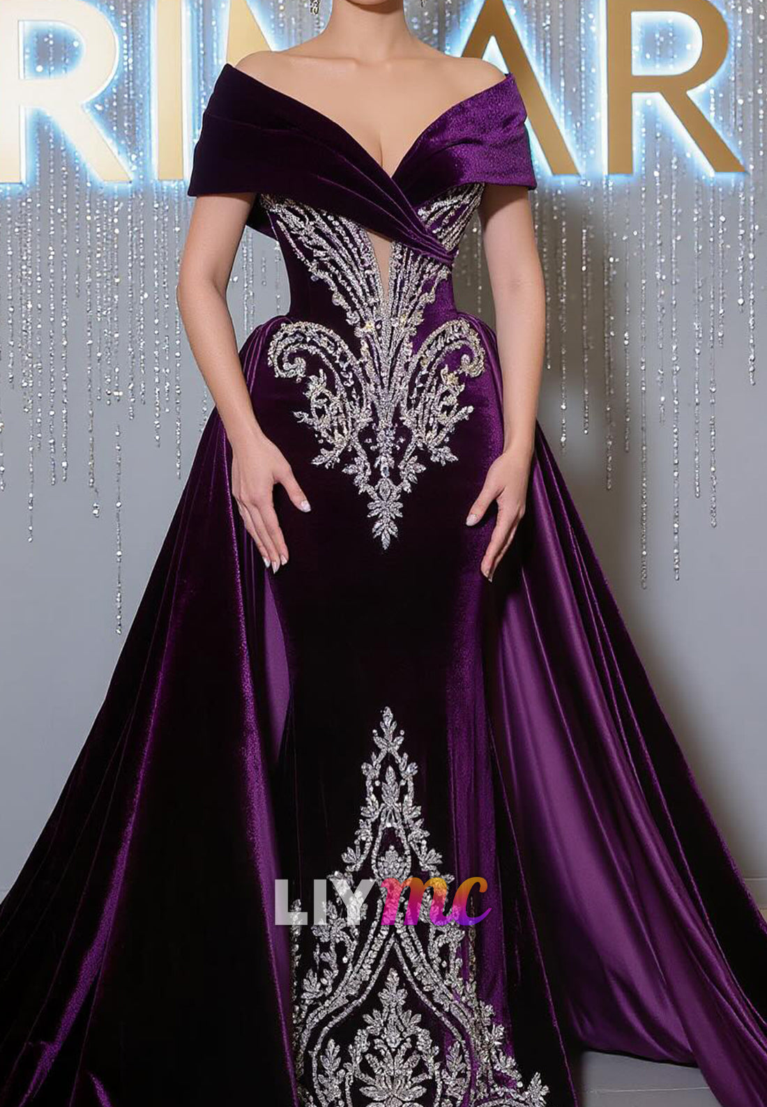 V-Neck Velvet Beaded Appliques Mermaid Evening Dress