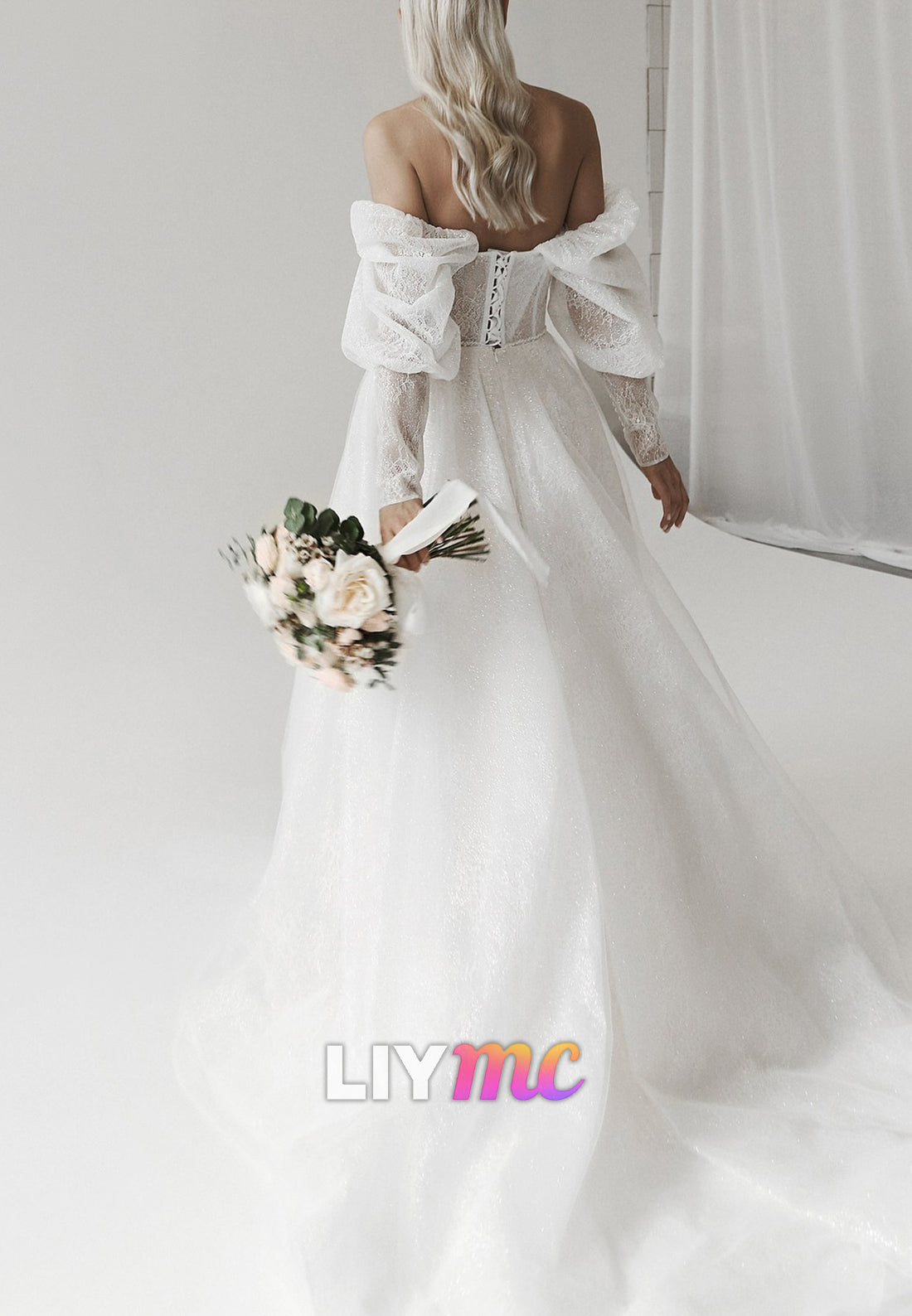 Sweetheart Long Sleeves Lace Appliques A-Line Wedding Dress