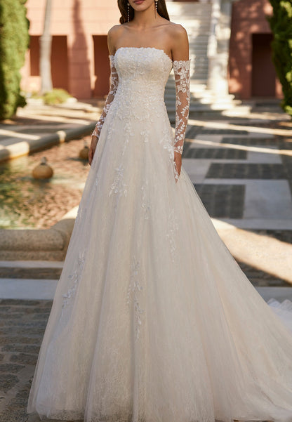 Straight Across Sleeveless Lace Appliques Ball Gown Wedding Dress