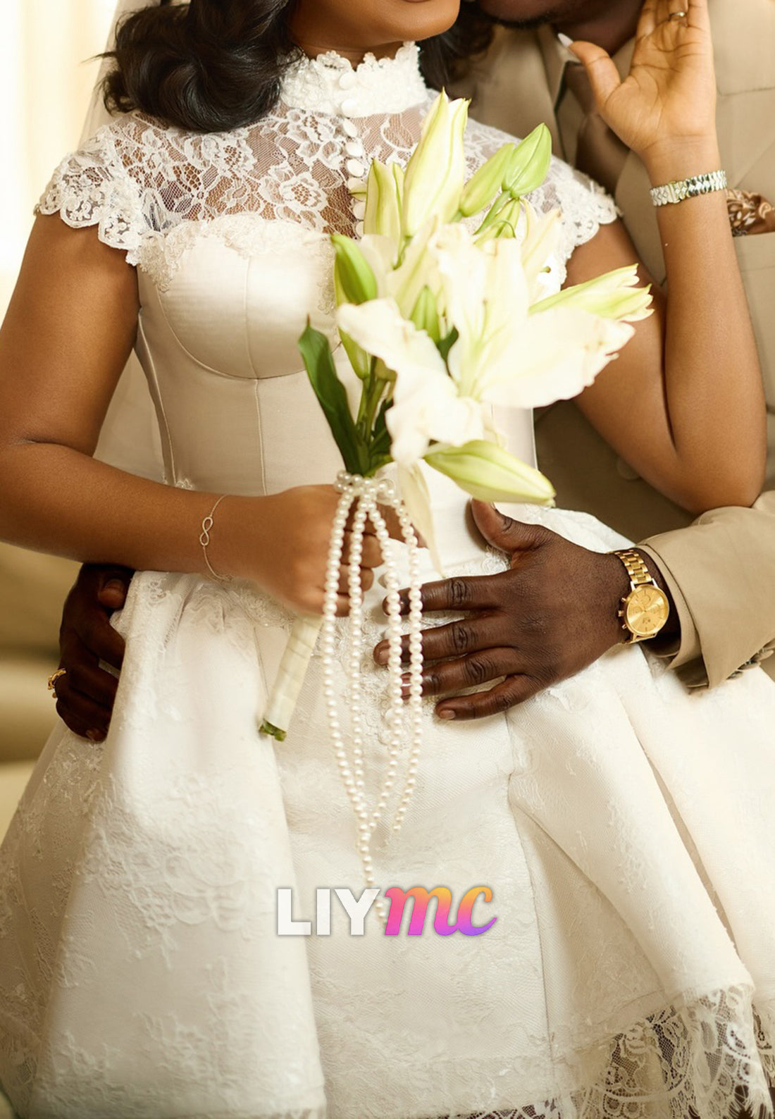 High Neck Lace Mini Wedding Dress with Cap Sleeves
