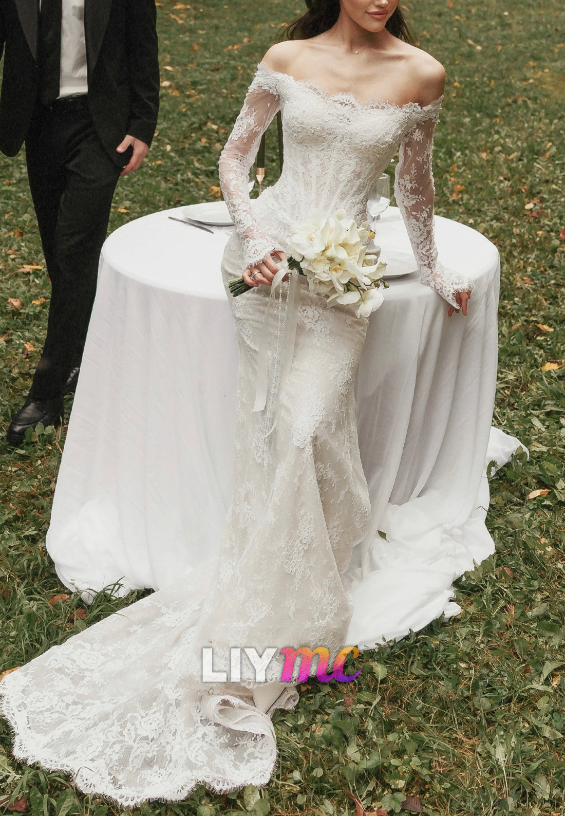 Off-the-Shoulder Lace Mermaid Wedding Dress