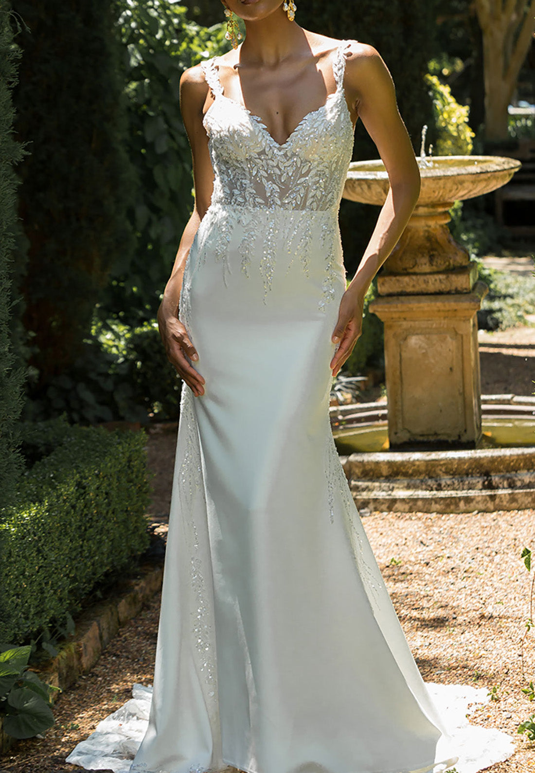 V-Neck Sleeveless Appliques Sleek Mermaid Beach Wedding Dress