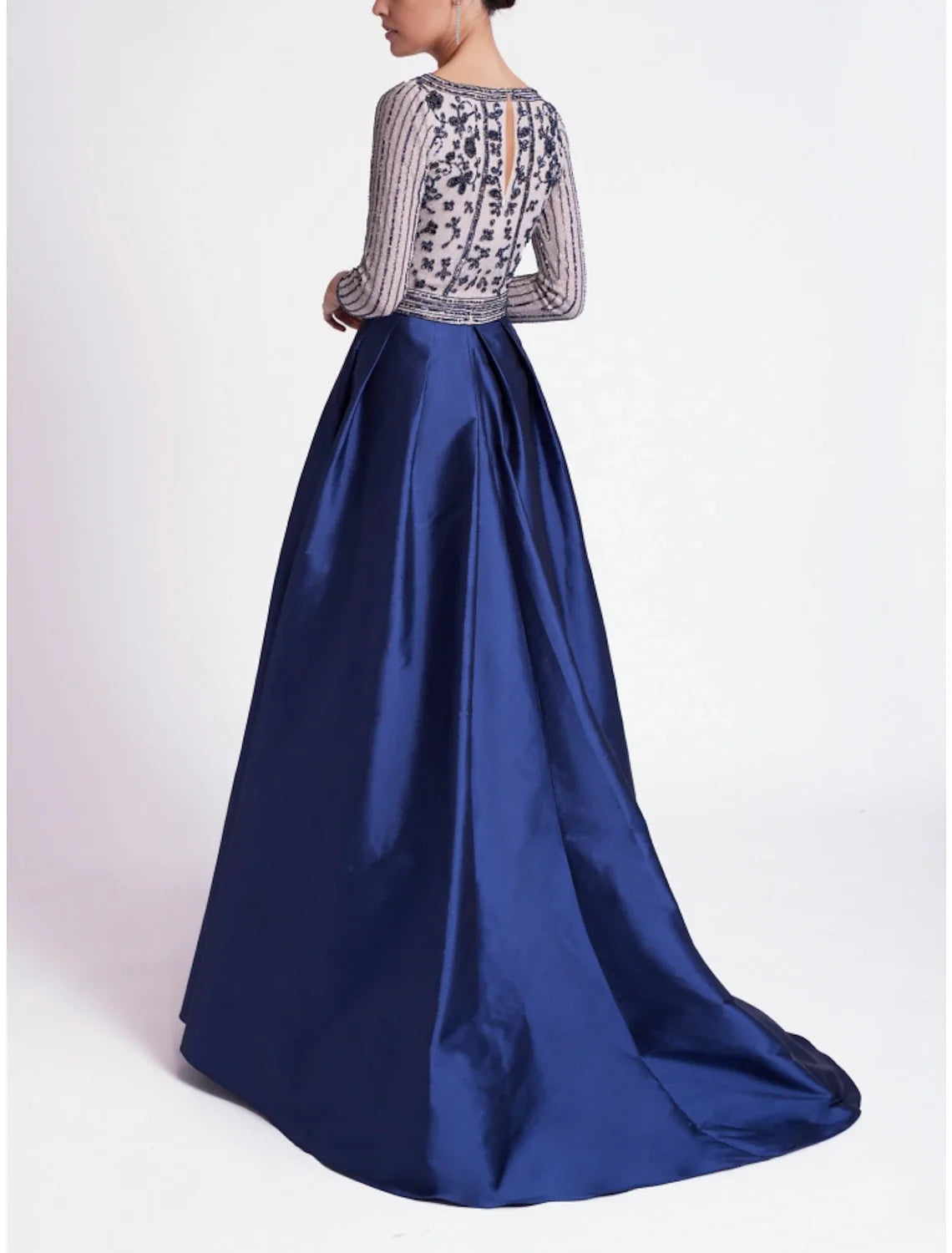 A-Line Mother of the Bride Dress Wedding Guest Party Elegant Scoop Neck Sweep / Brush Train Satin Long Sleeve with Sequin Ruching