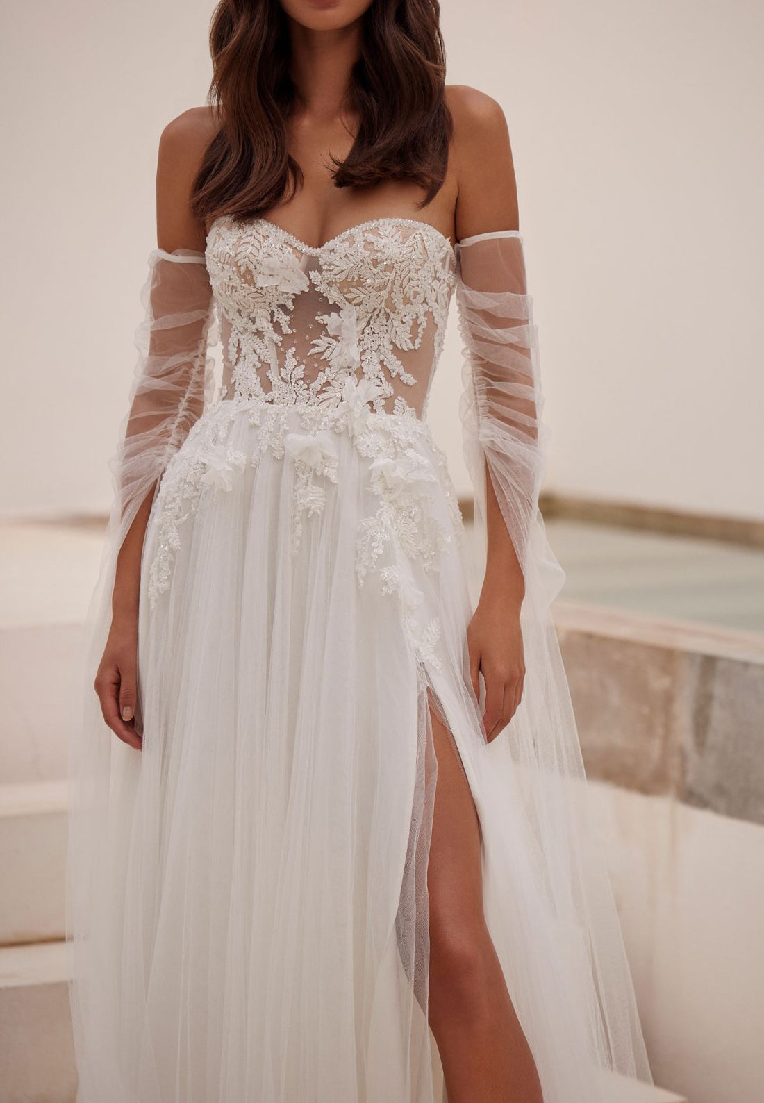 Sweetheart Strapless Appliques Tulle A-Line Beach Wedding Dress